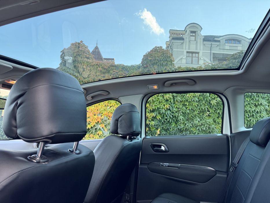 Peugeot 3008 2.0д. Автомат
