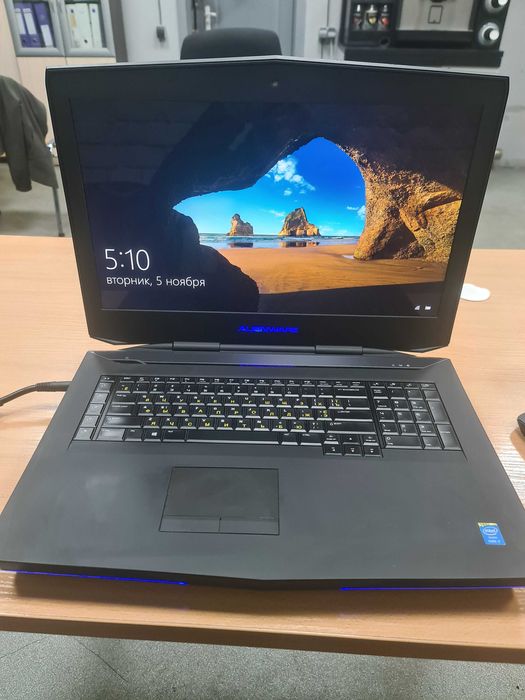 Alienware 18 (p19e 001)