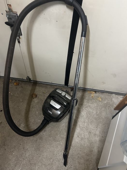 Amica VM 3043 Bagio Eco  900W EPA 12 odkurzacz bezworkowy filtr hepa