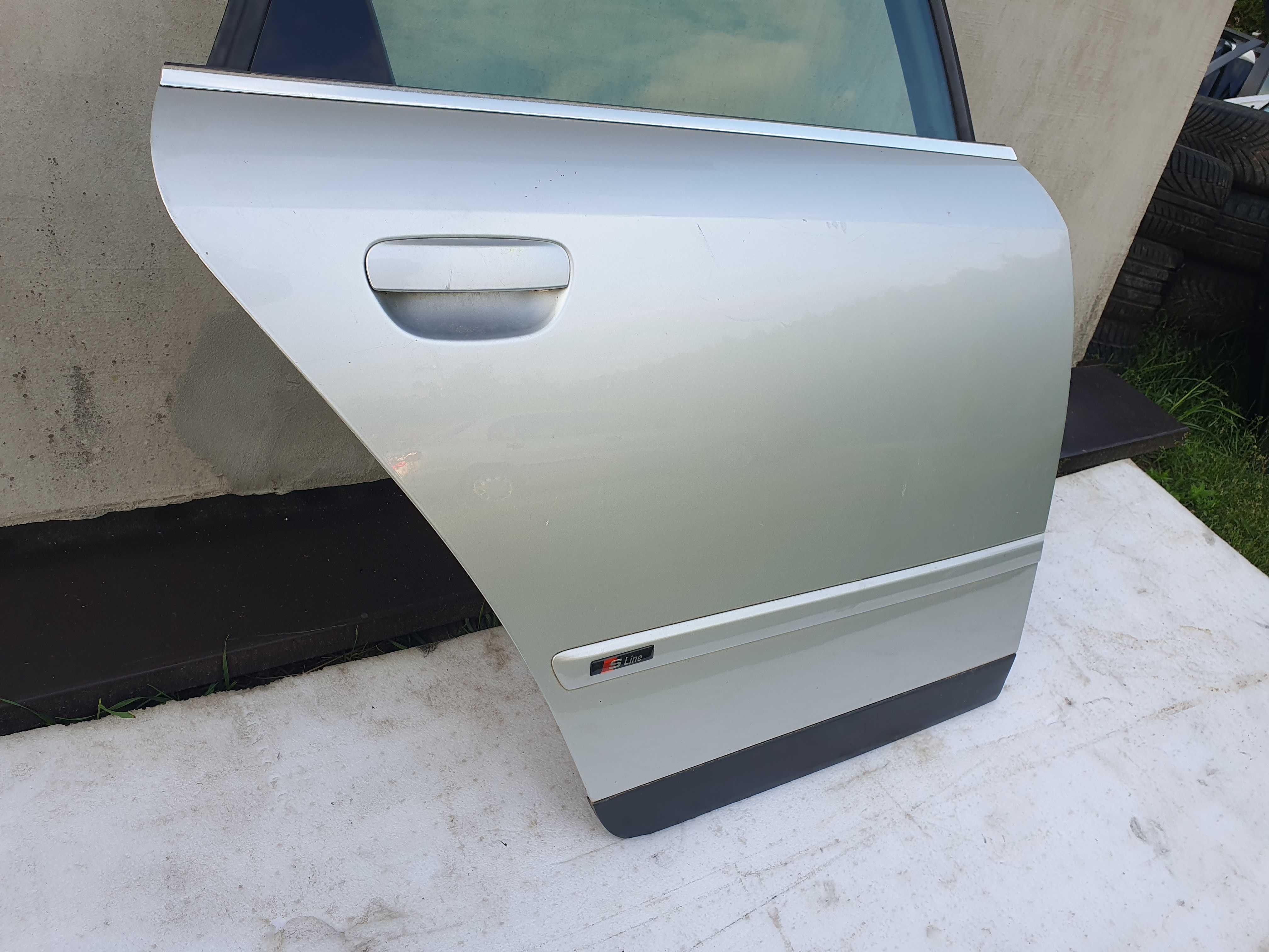 Drzwi prawe tyl tylne Audi A4 b6 sedan srebrne