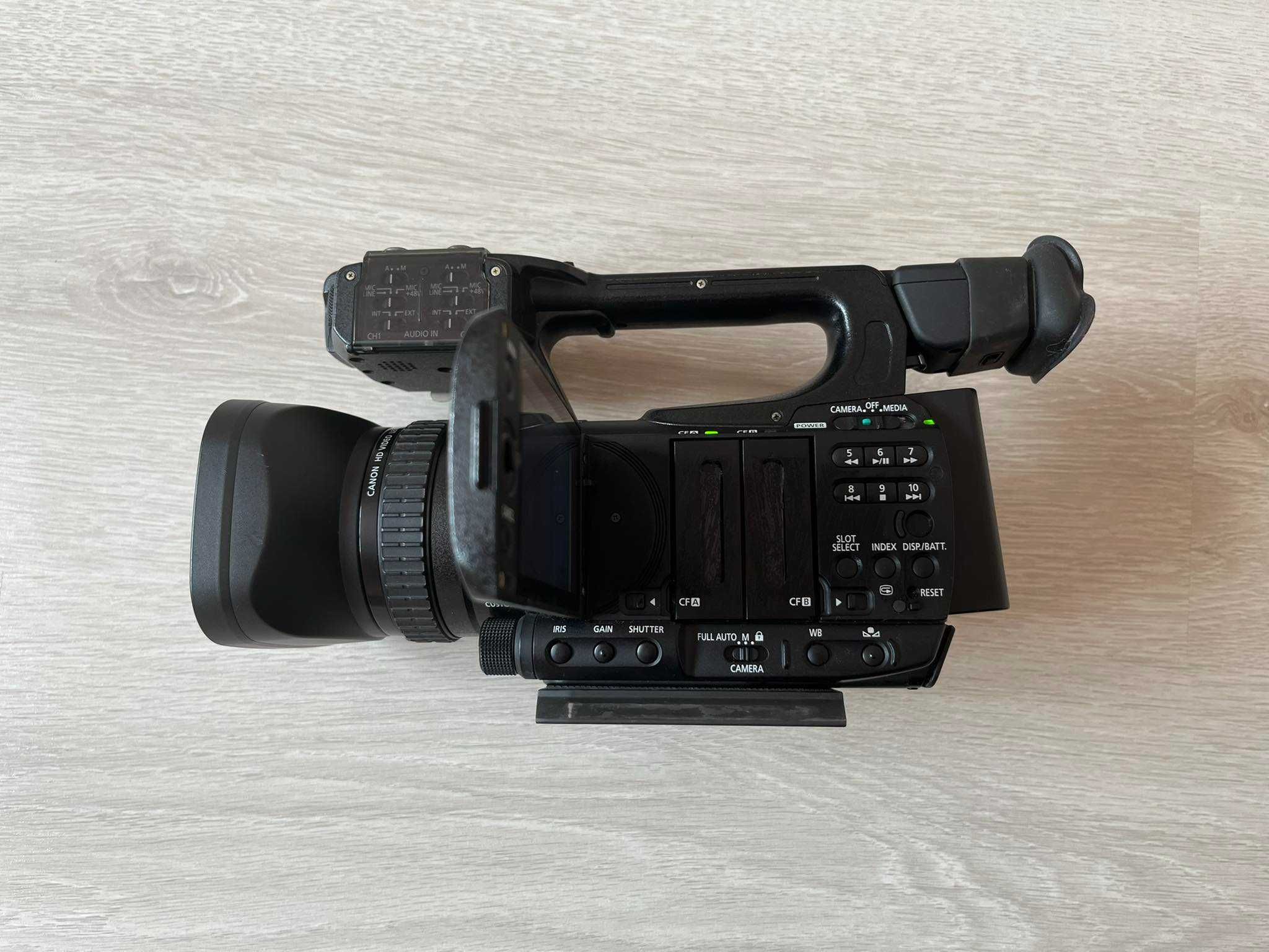 Професійна Відеокамера Canon XF 100