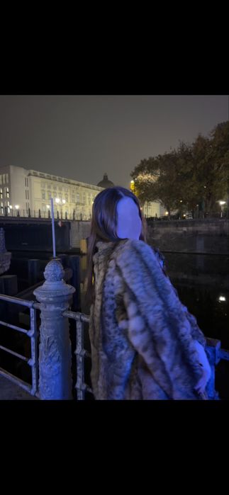 Krótki plaszcz z naturalnego futra