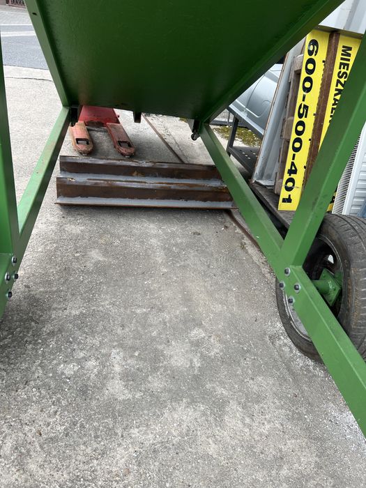 Schody  stalowe np. na kontener - mobilne do zabudowy. na magazyn itp