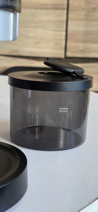 Młynek do kawy żarnowy elektryczny Yoer