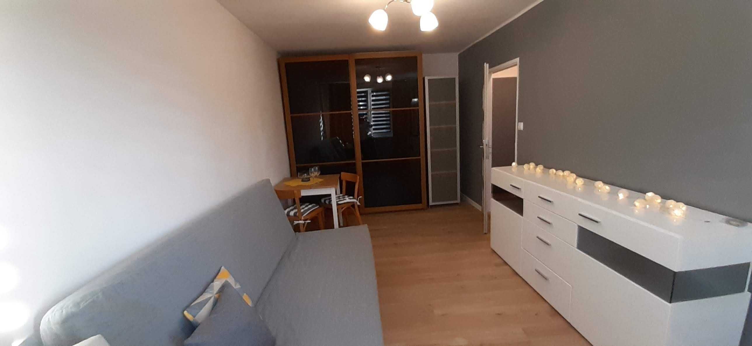 Duża kawalerka centrum Konstancin, oddzielna kuchnia