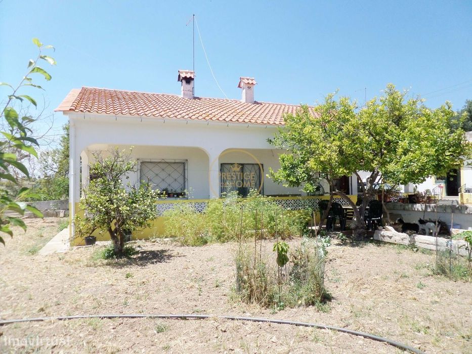 ✨ Oportunidade Única em Loulé – Duas Moradias inseridas num Terreno de