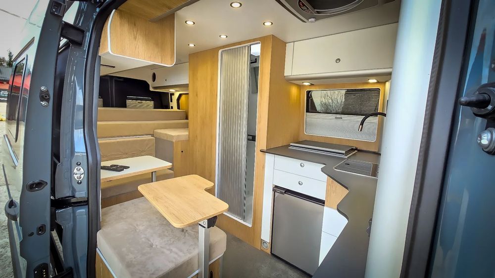 Renault Master 2025 kampervan  Renault Master 2,0 DCI 170KM 2025 model campervan 2025 Expedition one