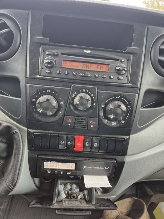 Iveco daily specjalny pomoc drogowa