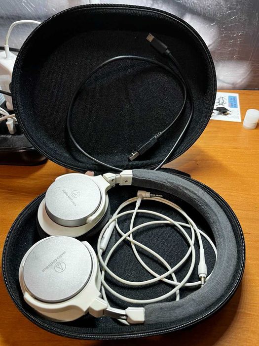 навушники Audio-Technica ATH-SR5BTBK  білі