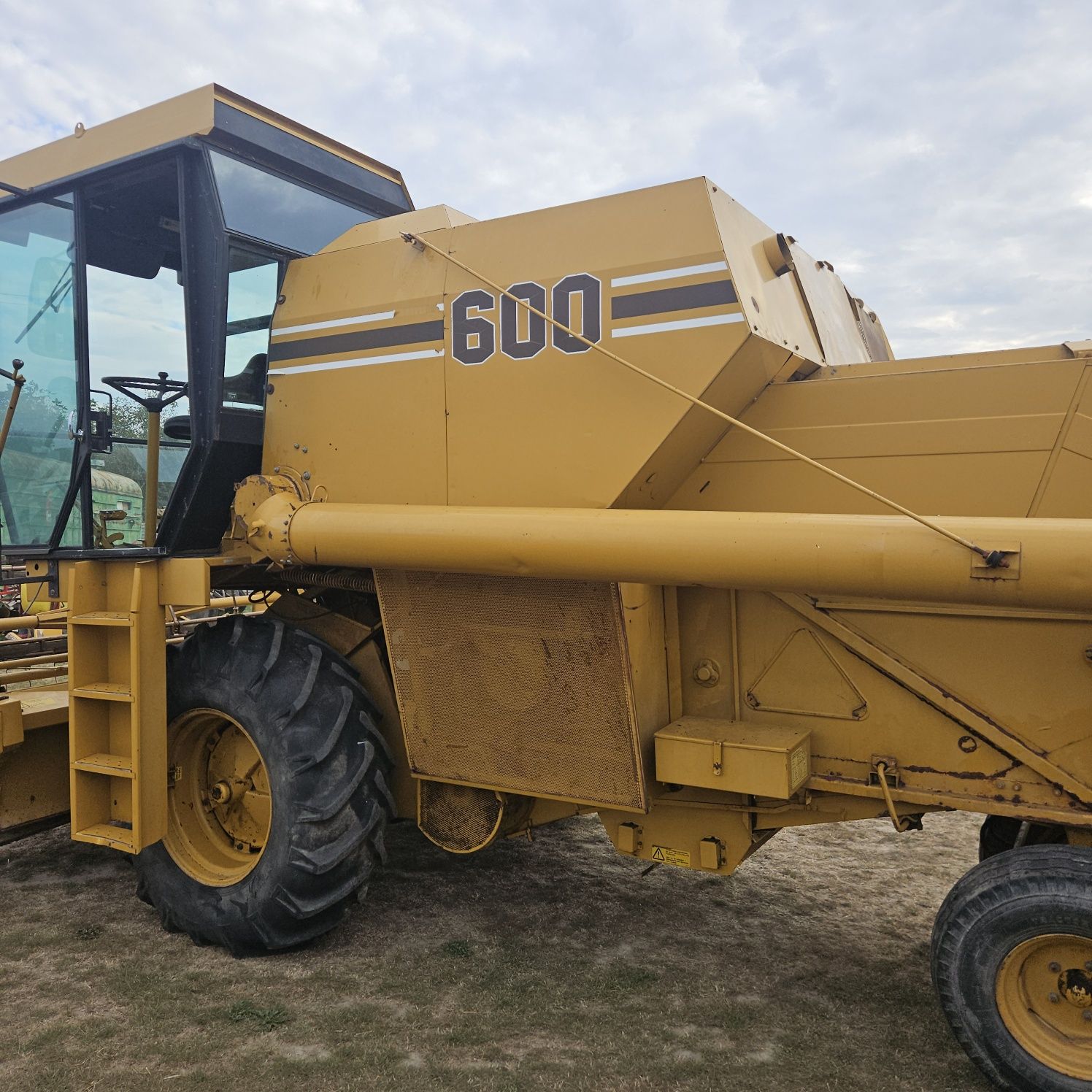 Комбайн зерно збиральний Sampo 600 680 690 з Фінляндії