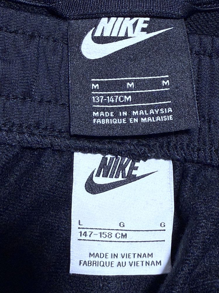 Спортивный костюм Nike original 11 лет черный мальчику