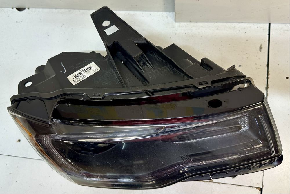 Фара права Jeep Grand Cherokee SRT USA 2014 2015 2016 68142490AG