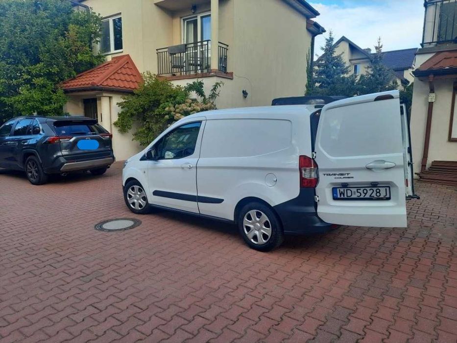 Samochód dostawczy Ford Transit Courier