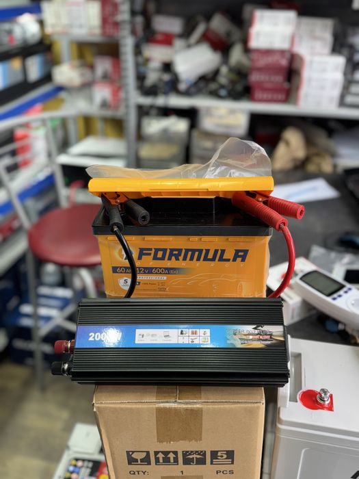 Преобразователь напряжения, автомобильный Инвертор  12V-220V 2000W