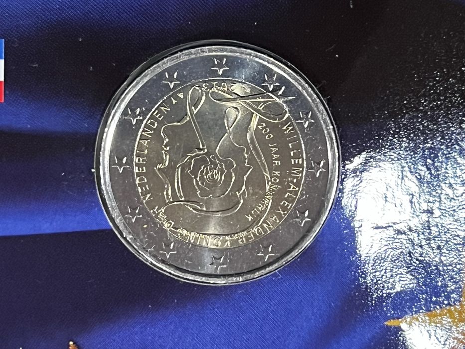 Moedas de varios paises e anos,de 2€ nao circulada, em blister. Philae