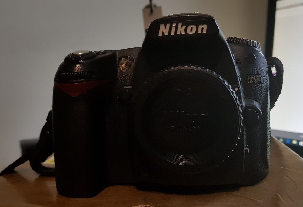 Nikon D90