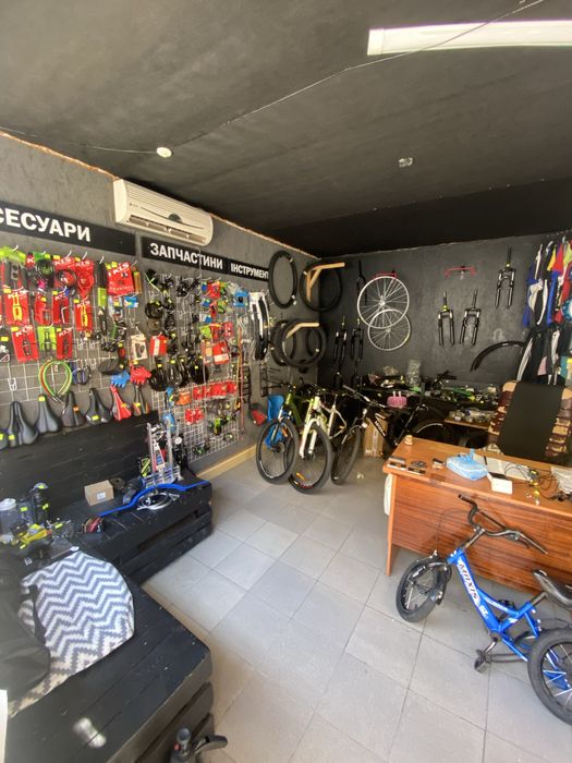 Веломагазин та майстерня(єдина на район)
