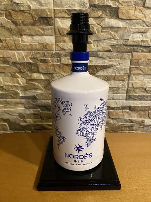 Candeeiro com garrafa