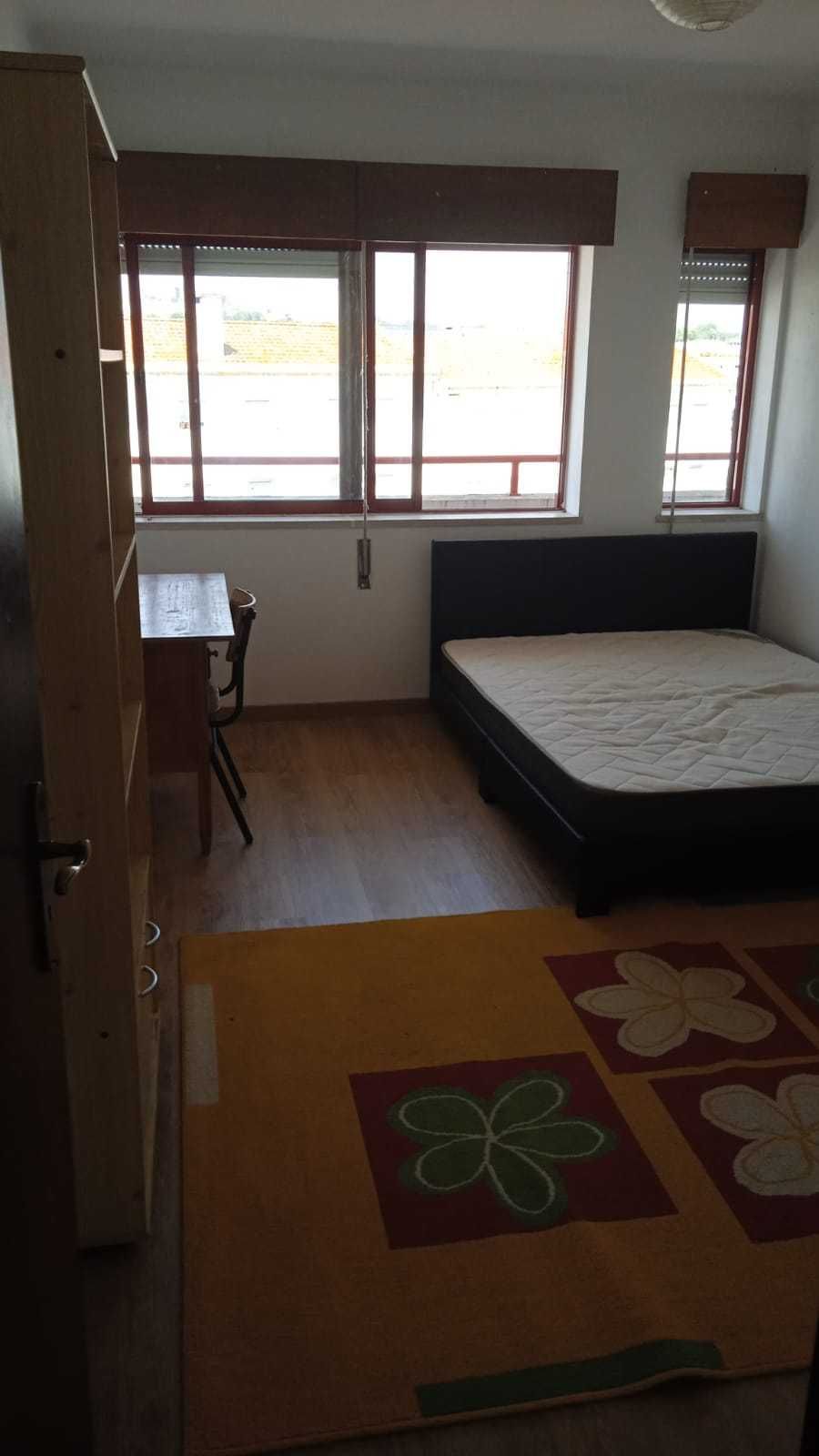 Casa com 3 quartos para alugar a estudantes- Évora
