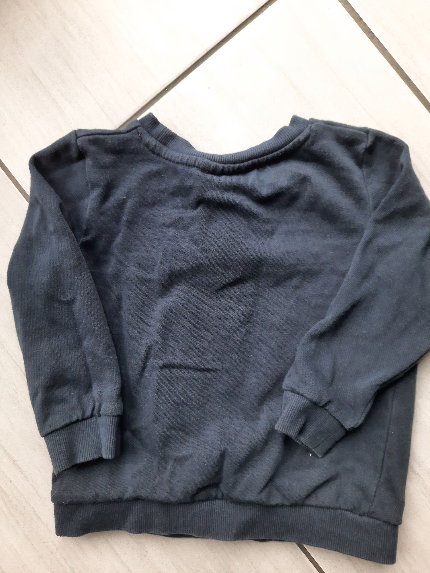 Granatowa bluza z nadrukiem 92