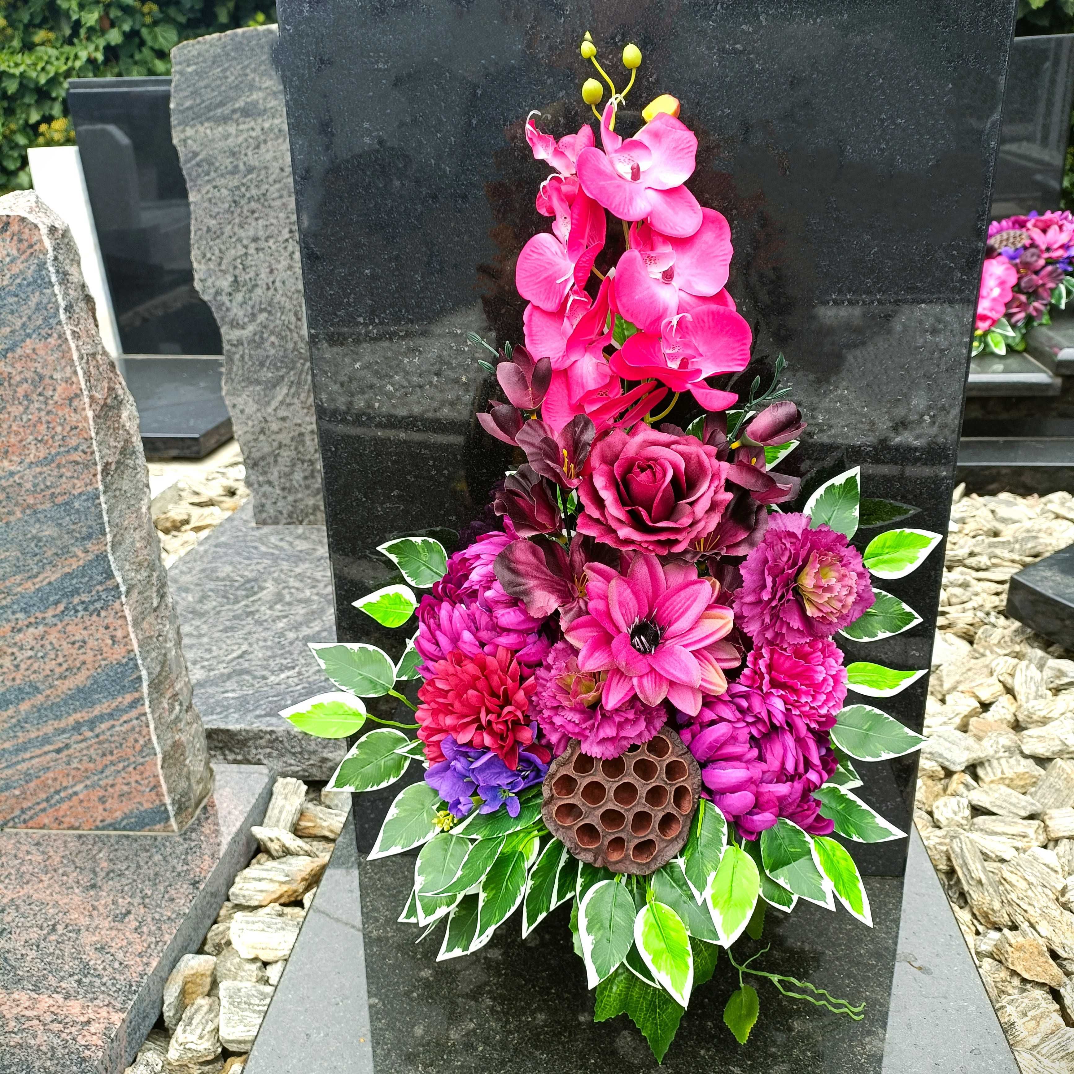 Purpurowy bukiet na grób wiązanka na cmentarz storczyk sztuczny