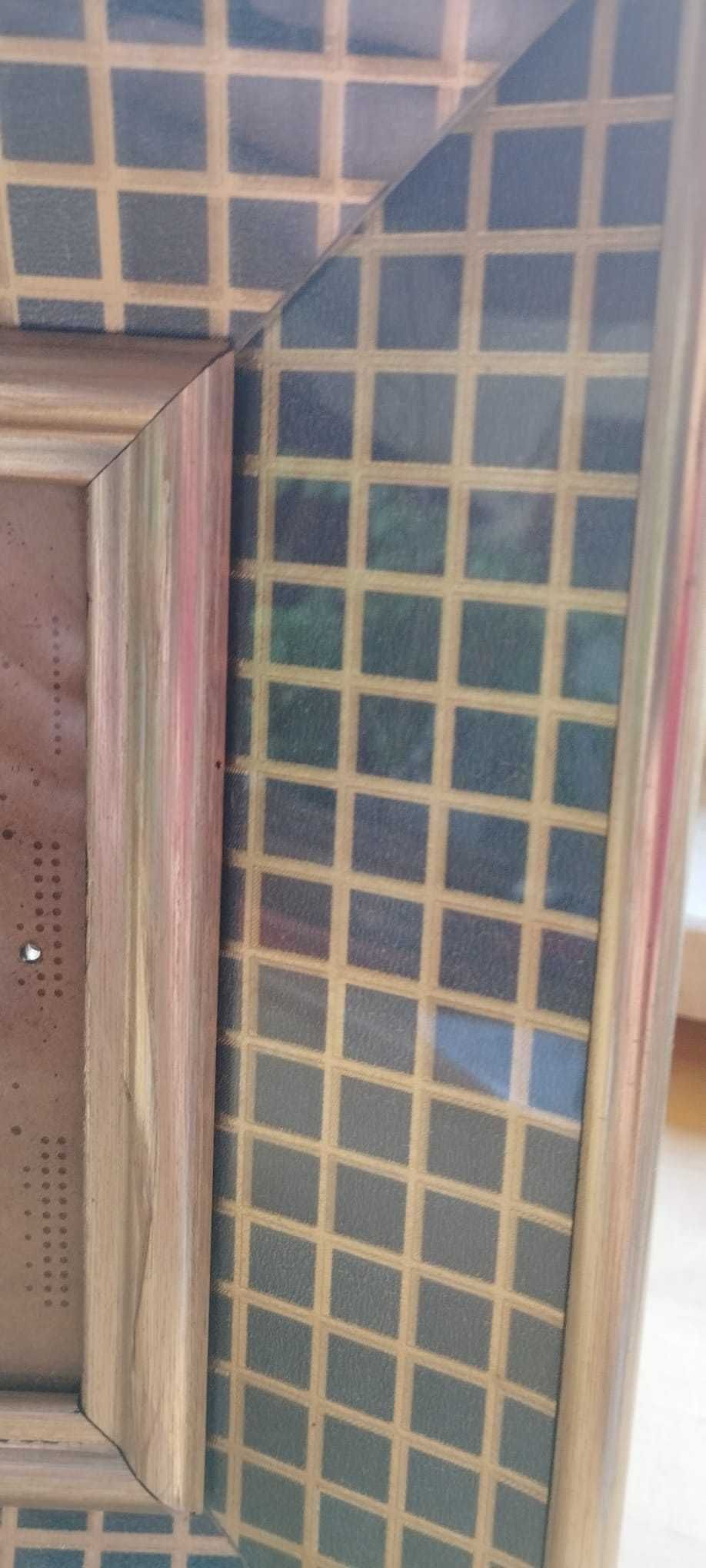 Moldura para fotos. Dourada e azul brilhante