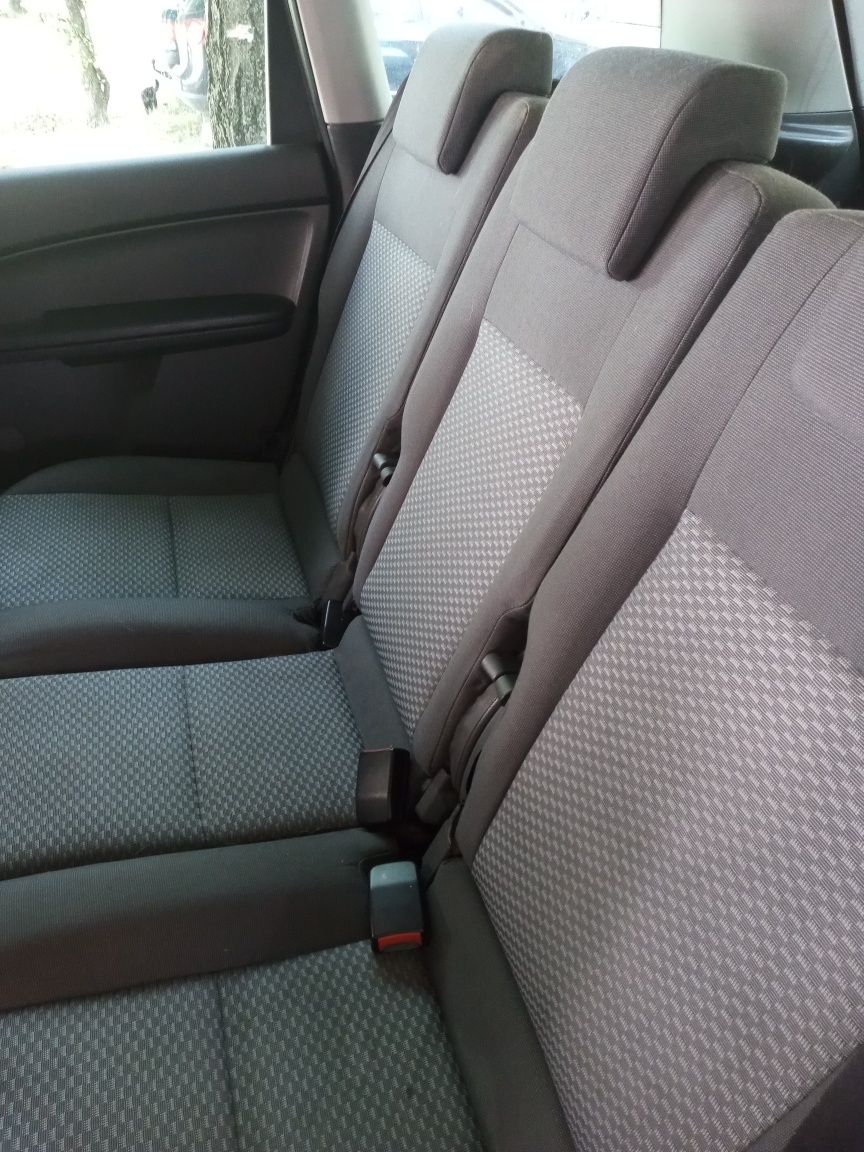 Samochód Ford c Max