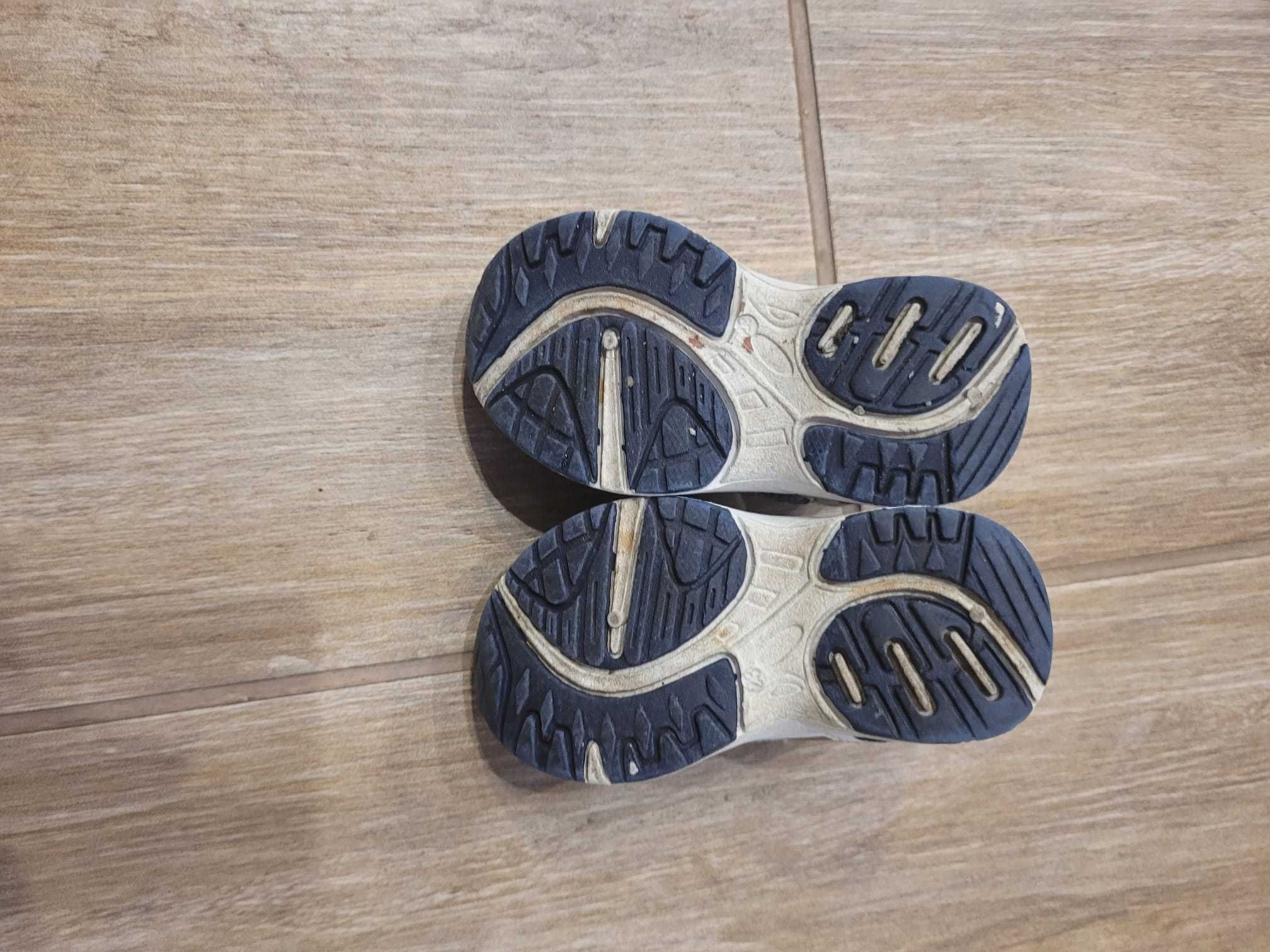 Adidasy niemowlęce rozmiar 23