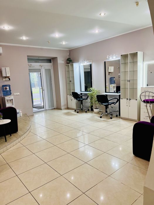 Аренда місця парихмахера ,бровіста,візажиста, майстра манікюра