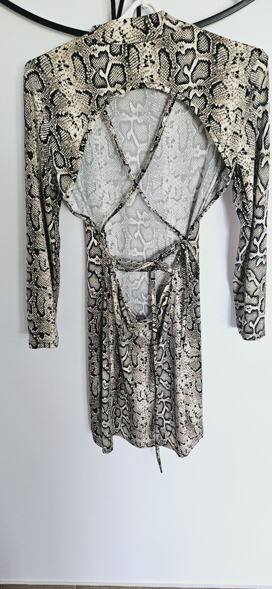 Sukienka w modny print