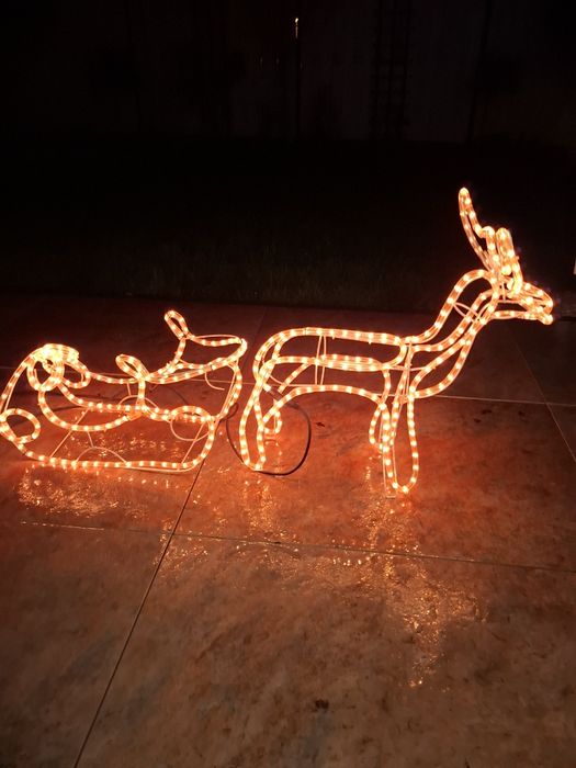 Świąteczna dekoracja LED - Renifer z saniami + bonus