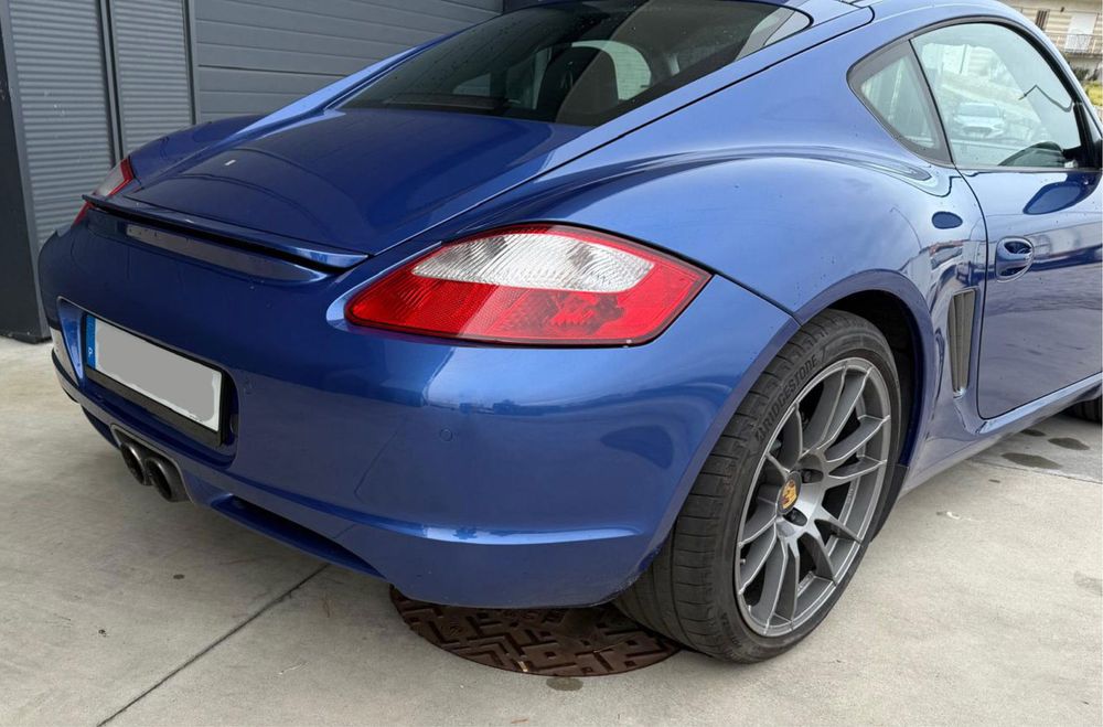 Porsche Cayman 2.7