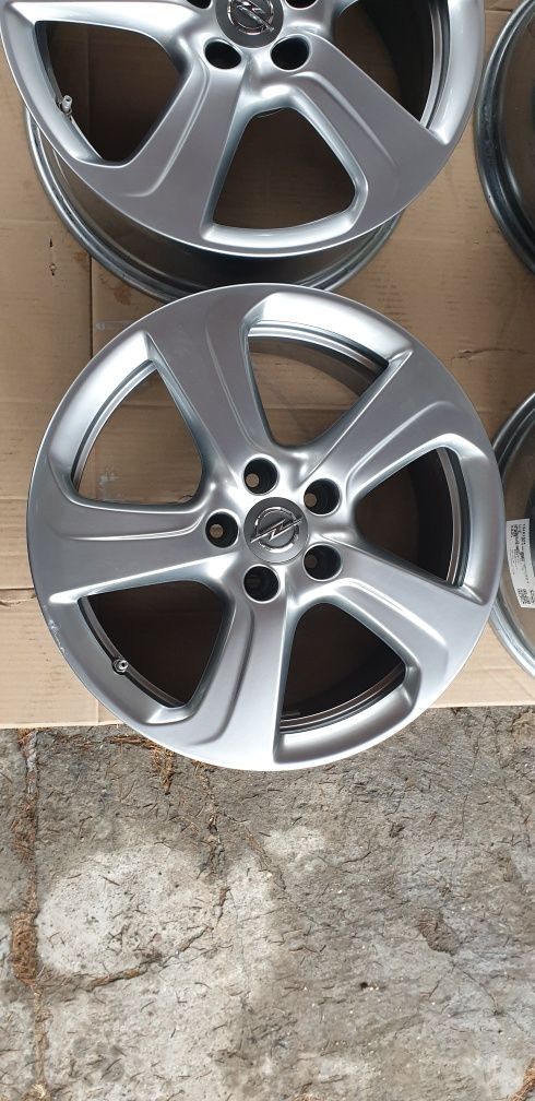 Opel Corsa, Adam, Meriva 17" Felgi 5x110 Czujniki Ciśnienia 17"