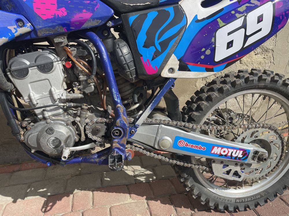 Yamaha yzf  250cm3