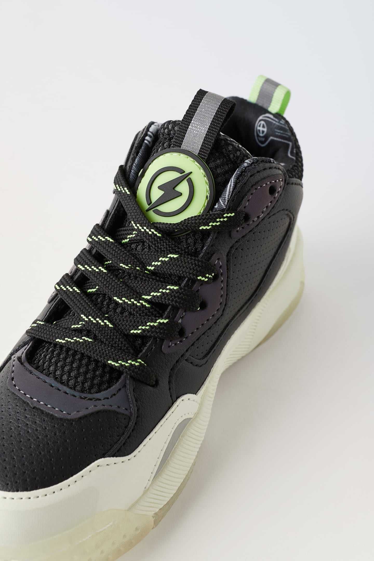 Buty sportowe ZARA r. 39 Wawa