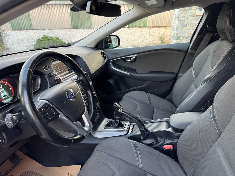 Volvo V40 Cross Country 1.6 D2 Momentum