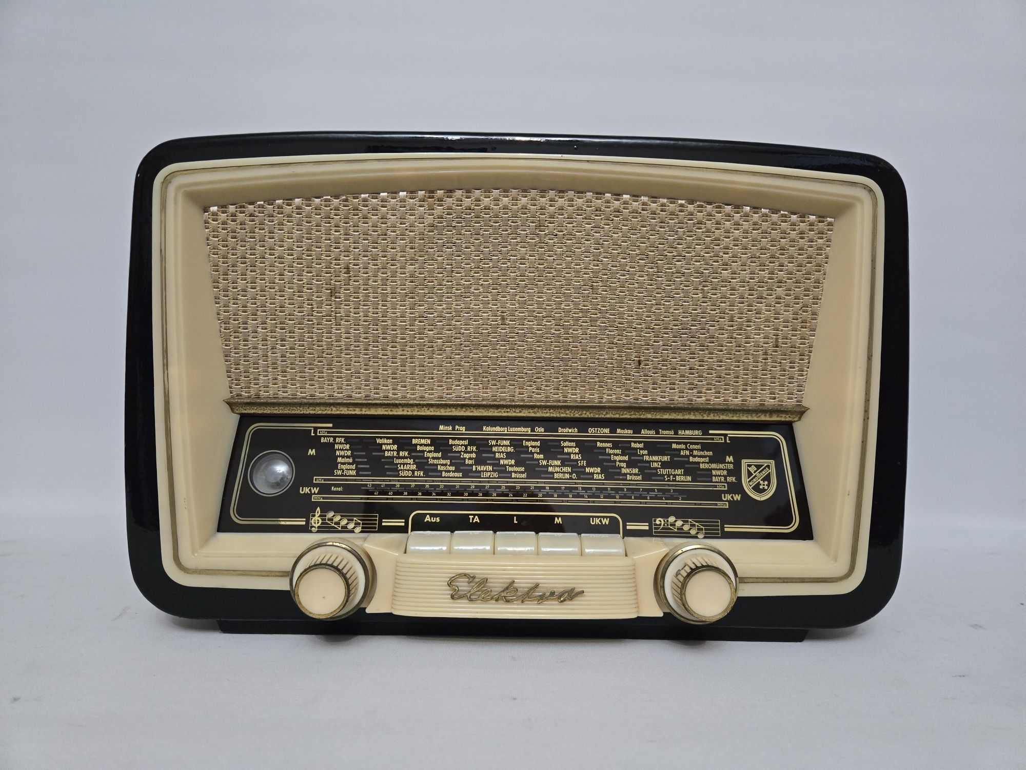 Rádio antigo reparado Nordmende