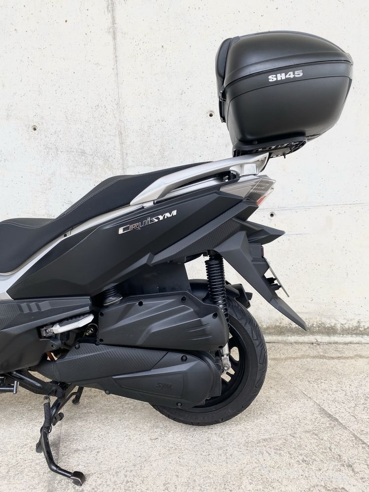 Maxi scooter 125  Cruisym  ( 5700km )