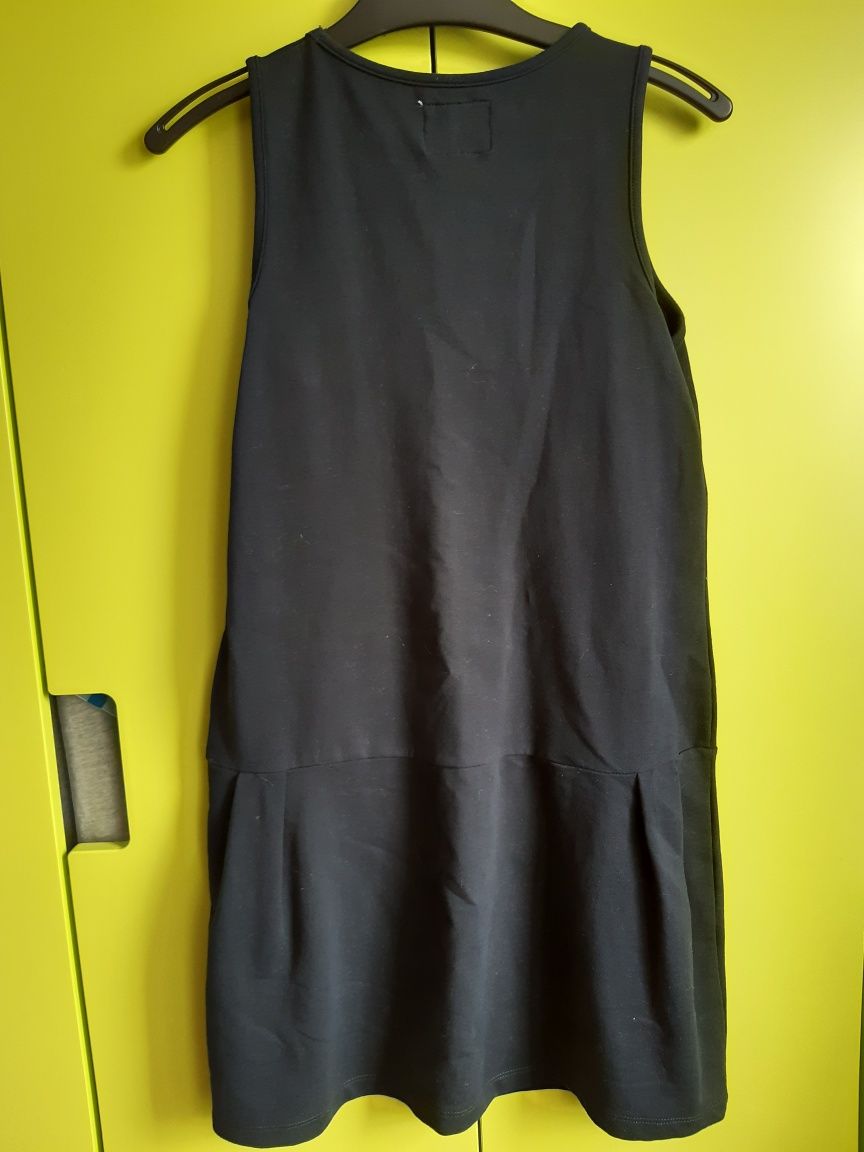 sukienka czarna r. 140 Biedronka elegancka