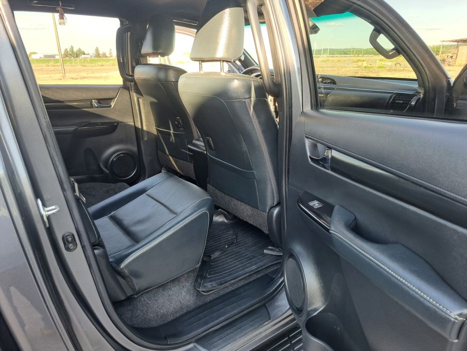 TOYOTA HILUX 2.4 150cv como nova!!