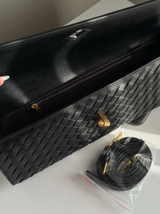 Сумка клатч Andiamo у стилі Bottega Veneta чорна шкіряна
