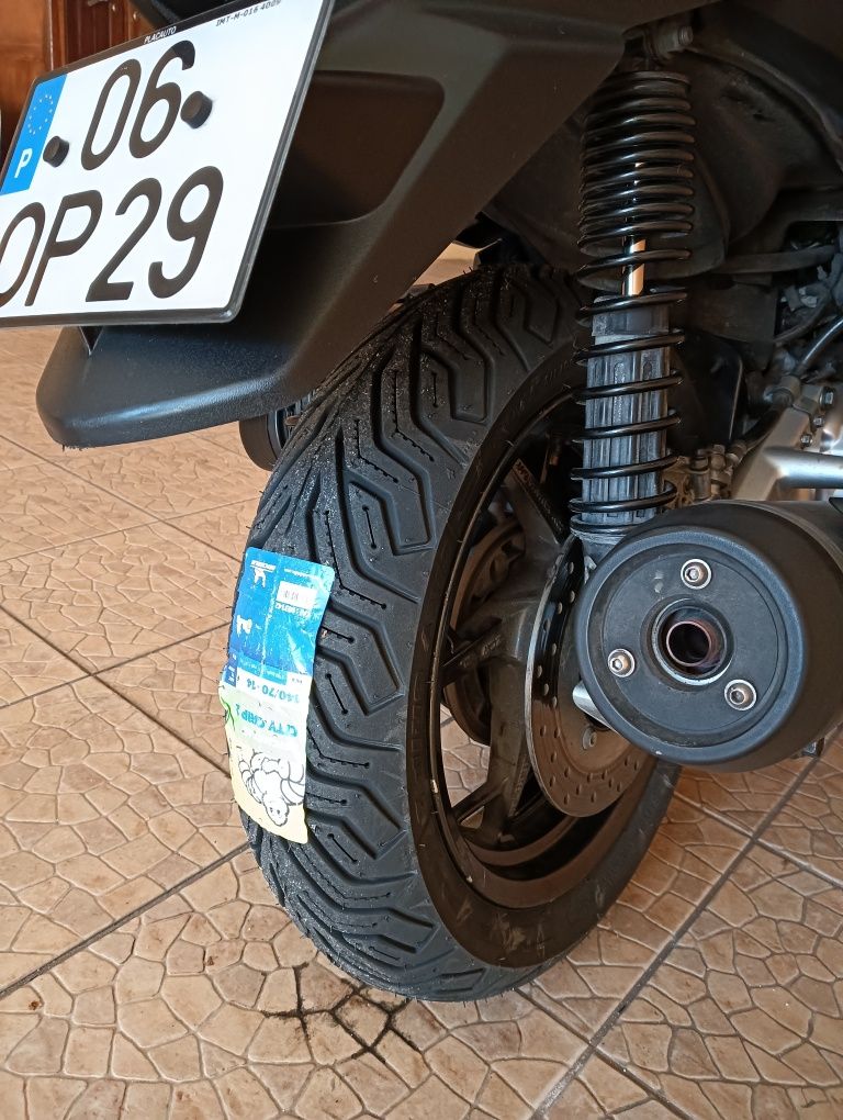 Yamaha Xmax 250 cc