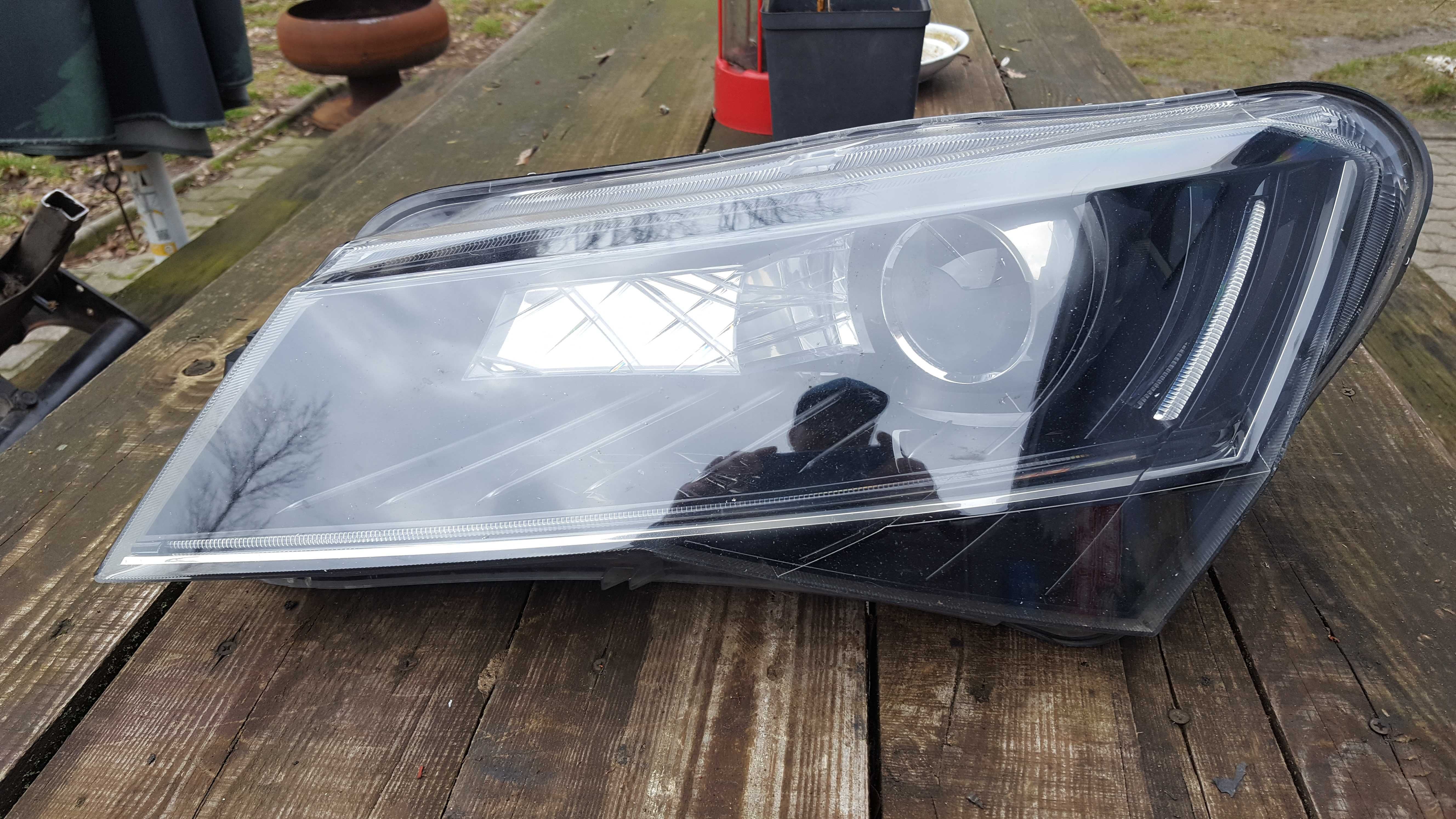 skoda superb III lampa przód lewa   bixenon led