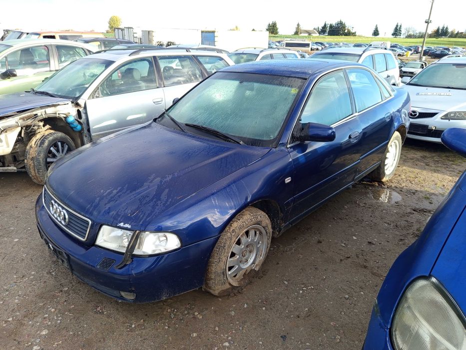 Audi a4 b5  1.8 2001r sedan/Na części