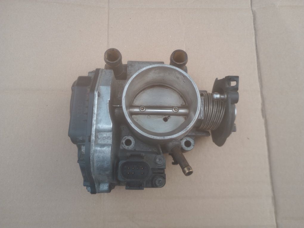 VW Passat B5 Audi a4 b5 a4b5 a6C5 A6 C5 1.8 przepustnica 058.133.063.L