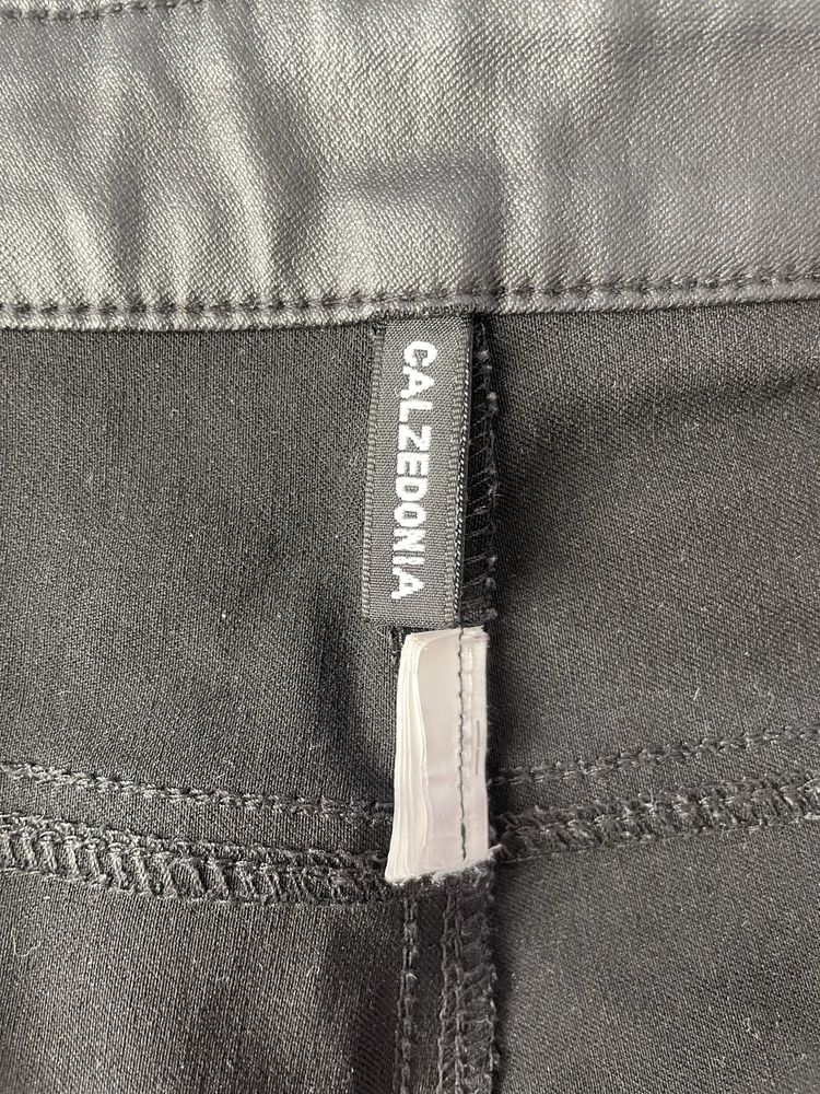 Calzedonia czarne woskowane skórzane lateksowe czarne rurki wysoki