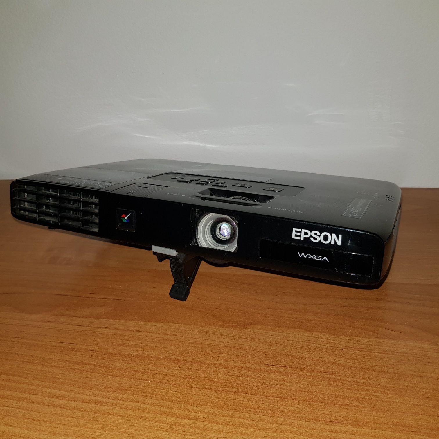 Projektor Epson PowerLite 1761w z wifi, pilot akcesoria, WXGA 3LCD