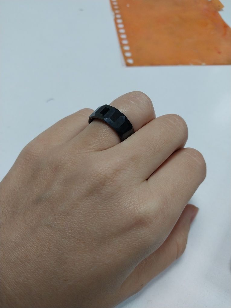 Керамическое широкое кольцо 8мм