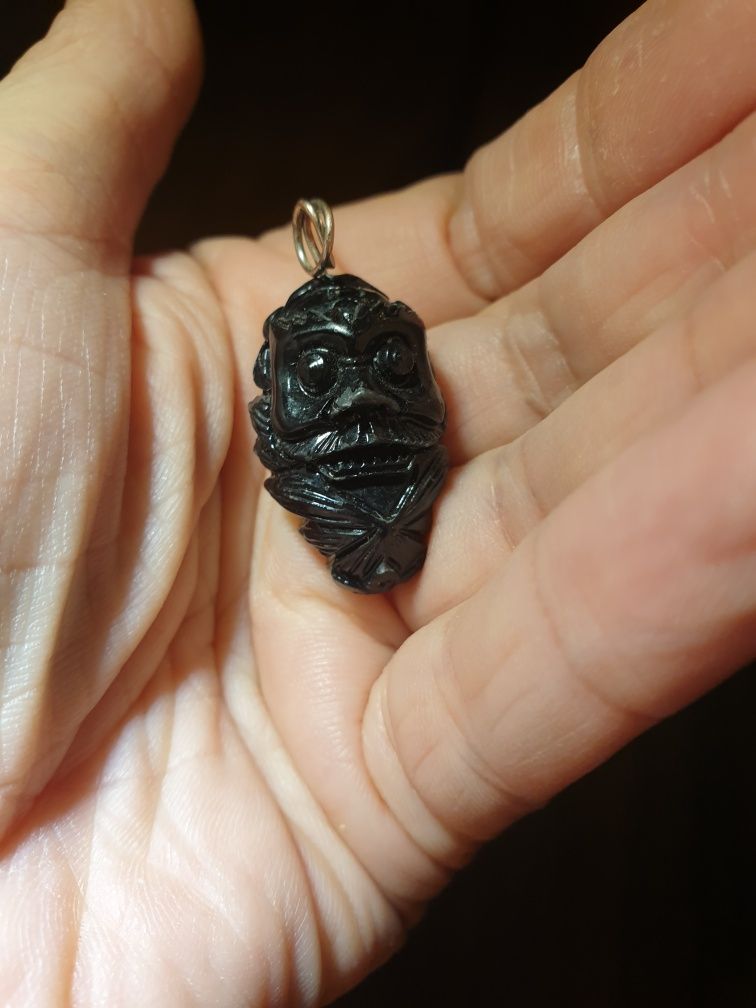 Amuletos antigos, usados em bom estado.