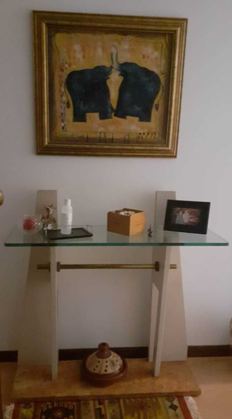 Aparador de mármore e vidro. Oportunidade! Peça de antiquário.